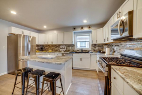 4 Mi to Lake Michigan East Chicago Home with Grill